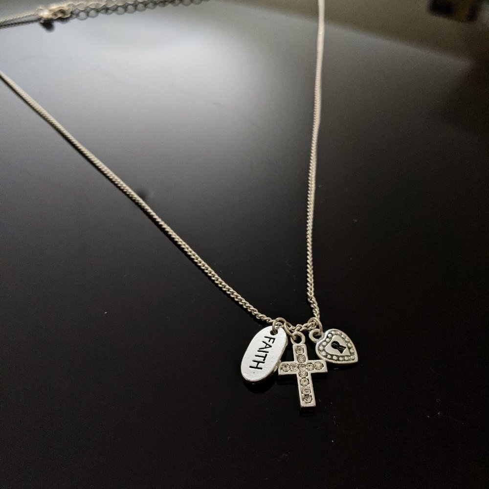 Dainty faith necklace